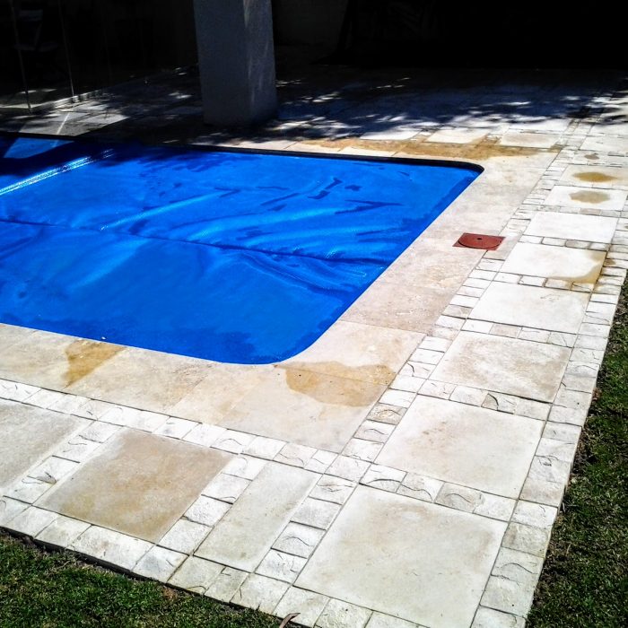 POOL SLABS WITH COBBLE BORDER